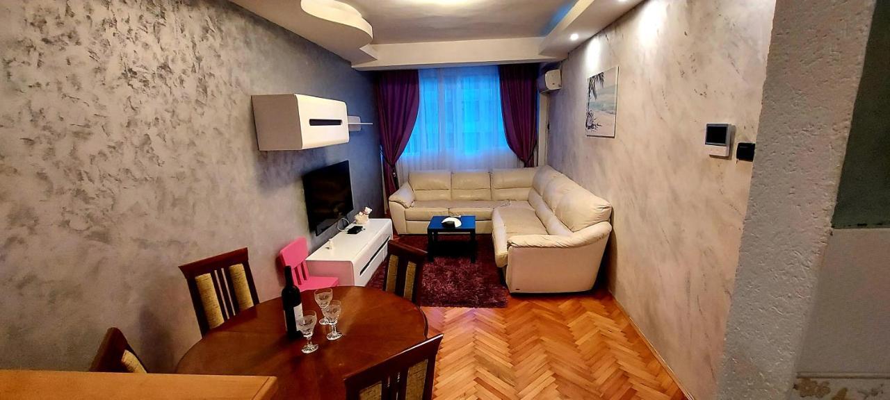 Apartamento Dublin Stan Na Dan U Marsala Tita Bar Exterior foto